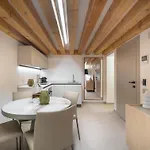 Palazzo Degli Eletti R&r *
