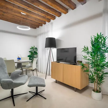 Palazzo Degli Eletti R&r Apartament