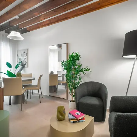 Palazzo Degli Eletti R&r Apartament *
