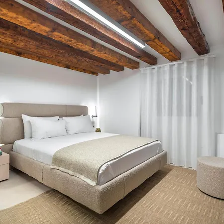 Palazzo Degli Eletti R&r *