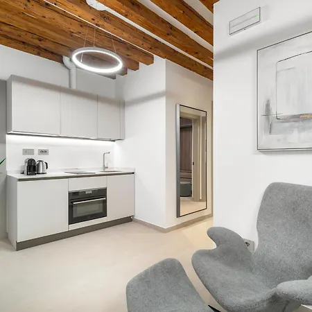 Palazzo Degli Eletti R&r