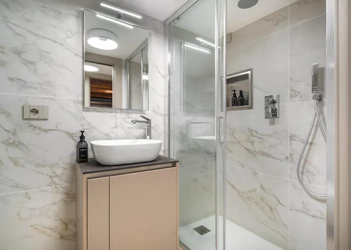 Palazzo Degli Eletti R&r