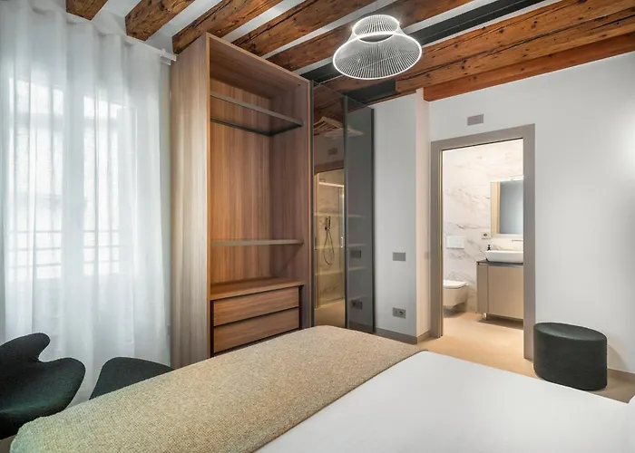 Palazzo Degli Eletti R&r