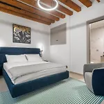 Apartament Palazzo Degli Eletti R&r