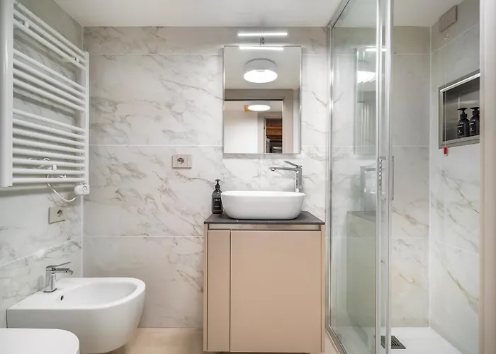 Palazzo Degli Eletti R&r