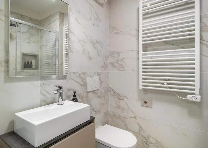 Palazzo Degli Eletti R&r *