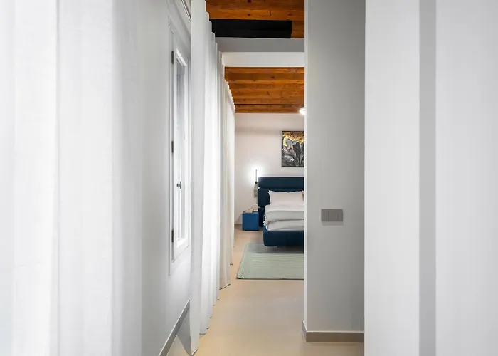 Palazzo Degli Eletti R&r *